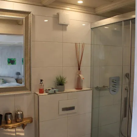 Sunnegg Bed & Breakfast 3*